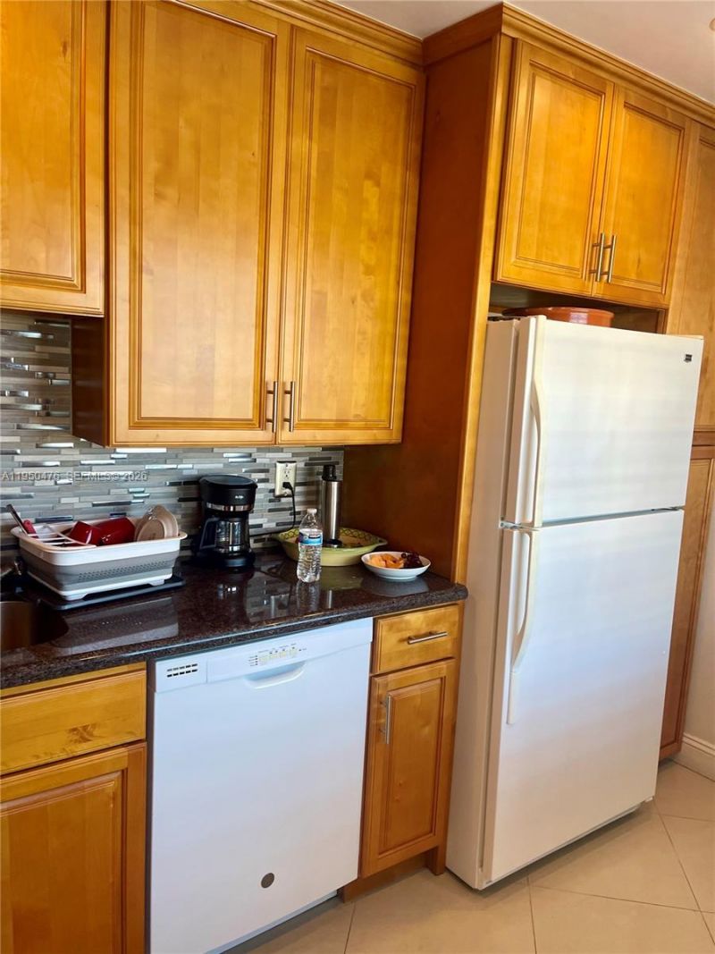 3940 NW 42nd Ave , Unit 319, Lauderdale Lakes, FL 33319 Photo