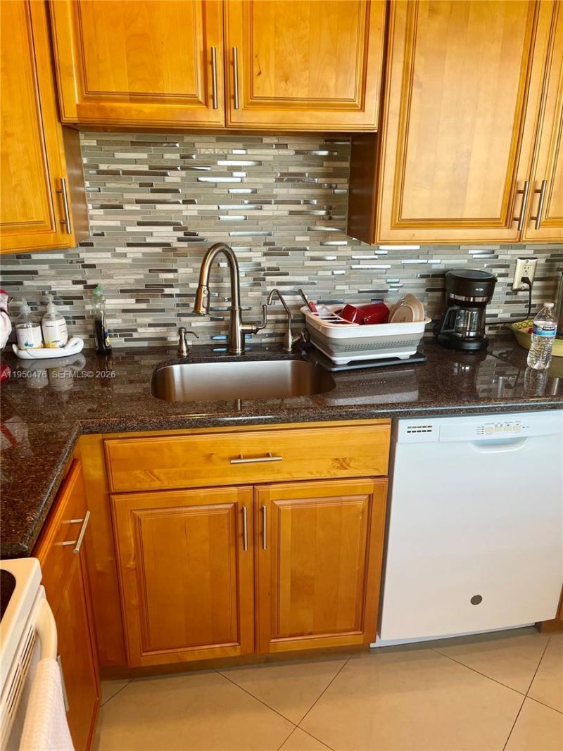 3940 NW 42nd Ave , Unit 319, Lauderdale Lakes, FL 33319 Photo