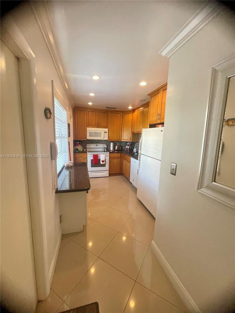 3940 NW 42nd Ave , Unit 319, Lauderdale Lakes, FL 33319 Photo