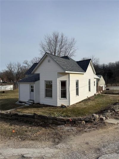 121 S Low Street, Frankford, MO 63441 Main Photo