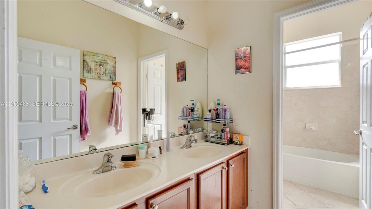 355 NE 31st Ave, Homestead, FL 33033 Photo