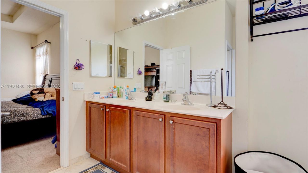 355 NE 31st Ave, Homestead, FL 33033 Photo