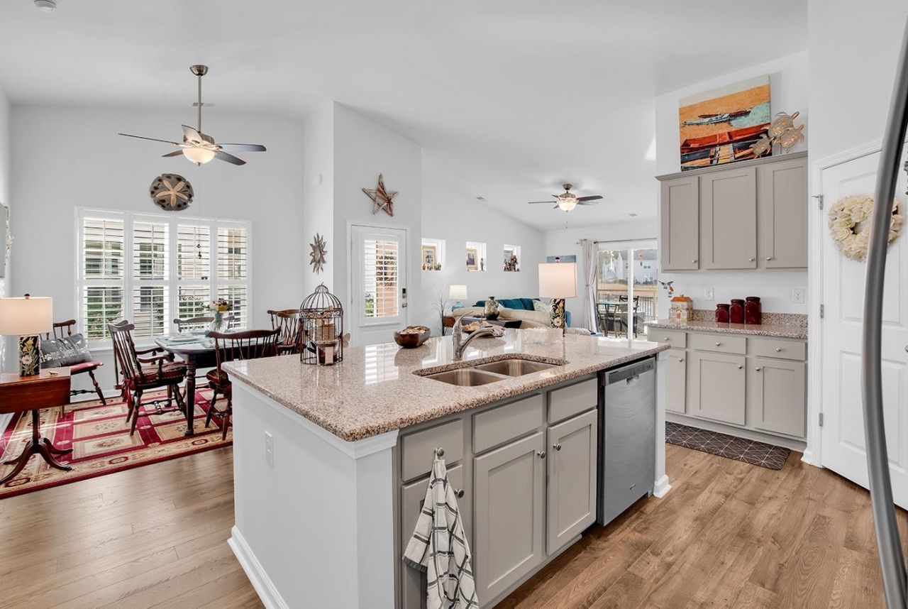 1577 Jardine Loop Photo 6