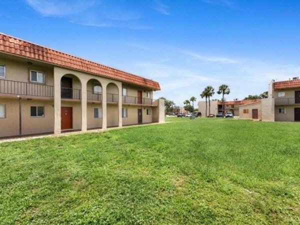 6094 Forest Hill Boulevard, Unit 106, West Palm Beach, FL 33415