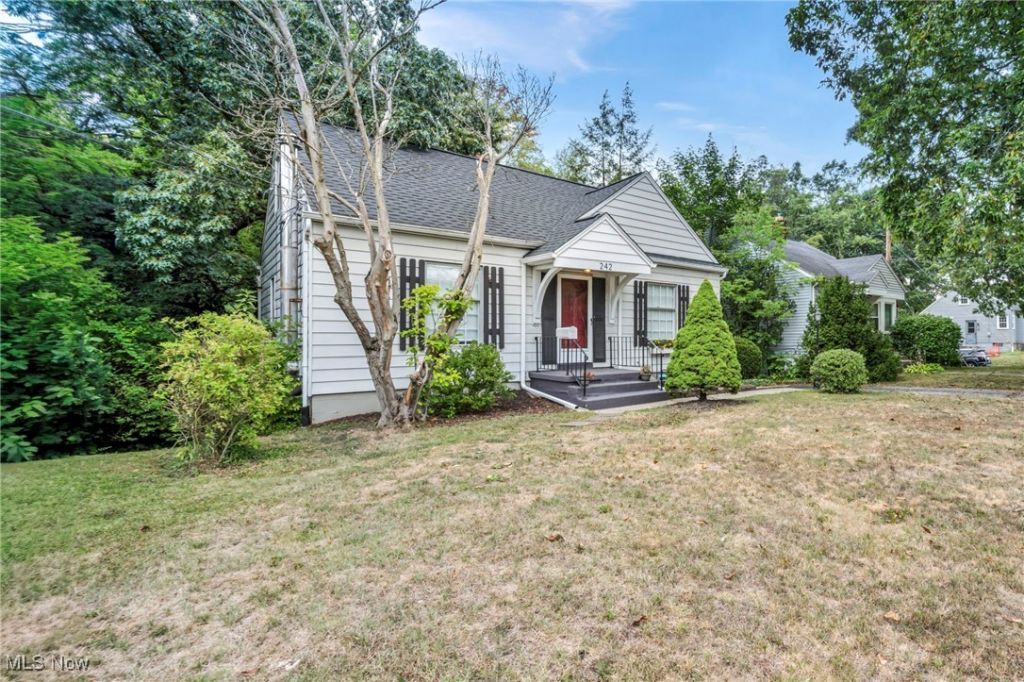 242 N Hawkins Avenue, Akron, OH 44313 Main Photo