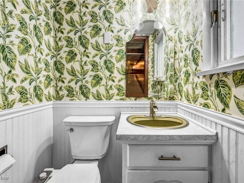 242 N Hawkins Avenue, Akron, OH 44313 Photo 25