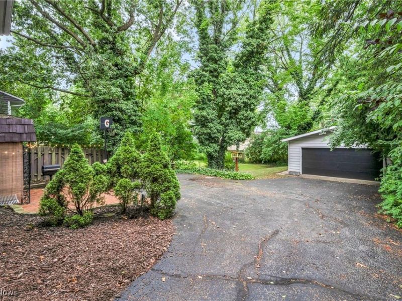 242 N Hawkins Avenue, Akron, OH 44313 Photo 28