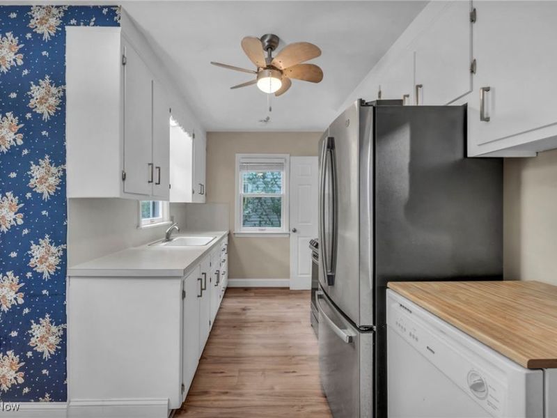 242 N Hawkins Avenue, Akron, OH 44313 Photo 3