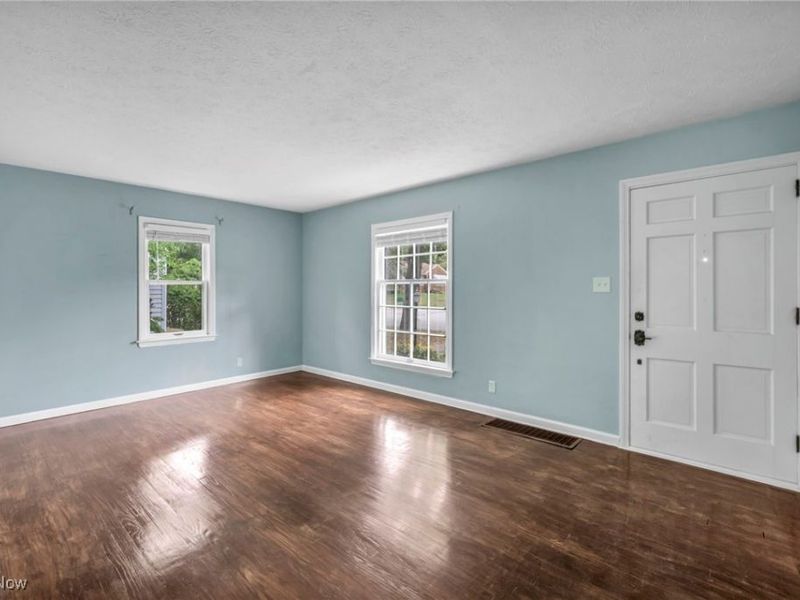 242 N Hawkins Avenue, Akron, OH 44313 Photo 7