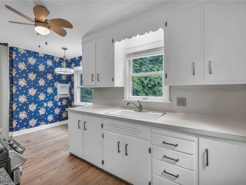 242 N Hawkins Avenue, Akron, OH 44313 Photo 9