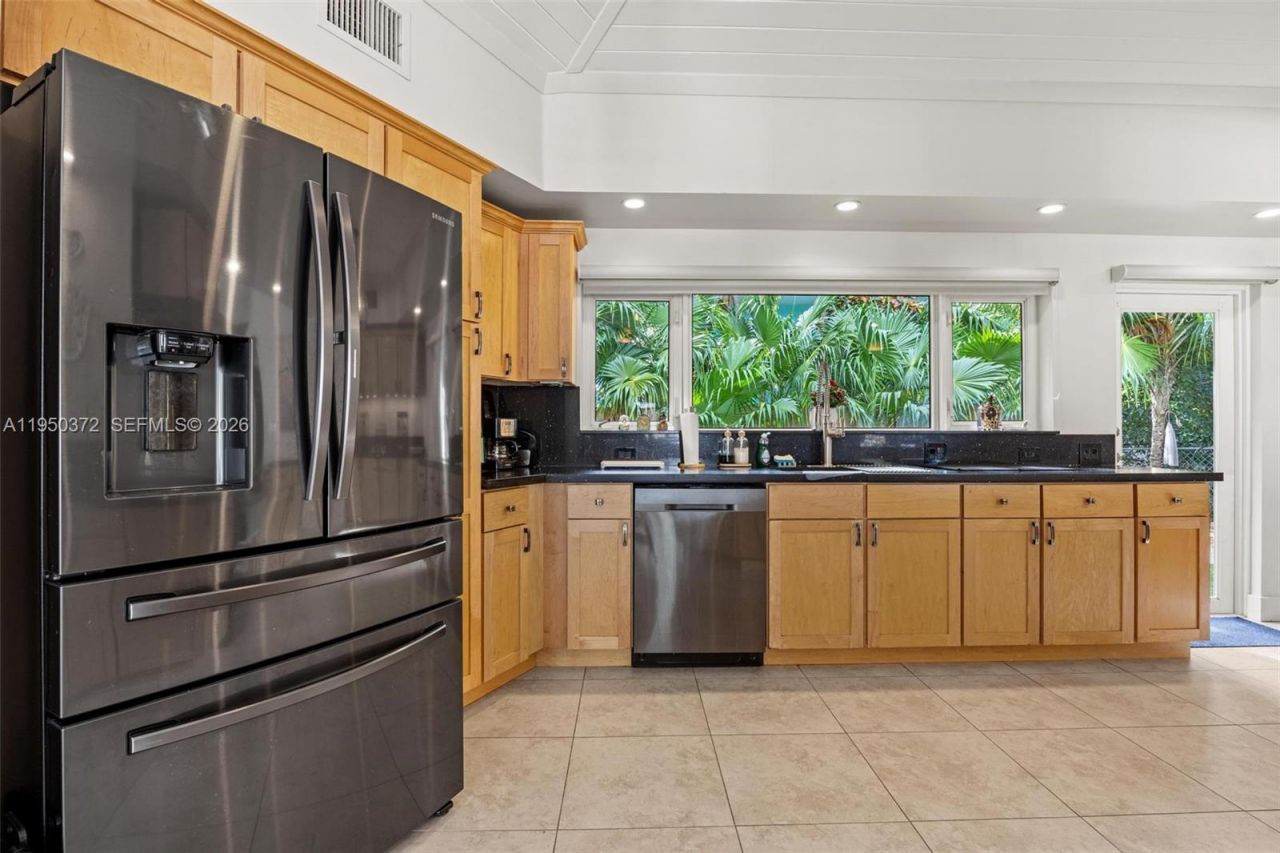 157 Navajo St, Tavernier, FL 33070 Photo