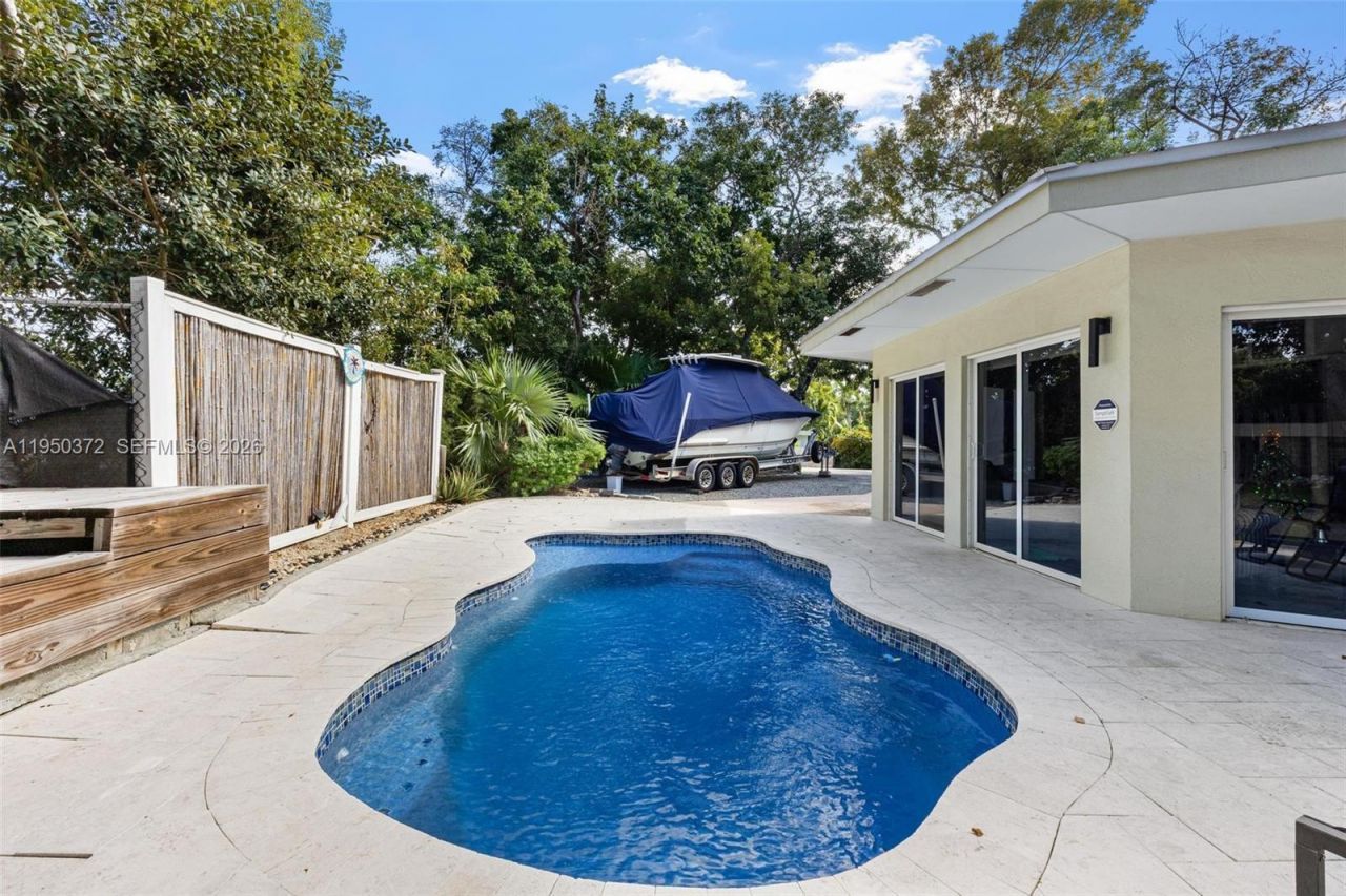 157 Navajo St, Tavernier, FL 33070 Photo