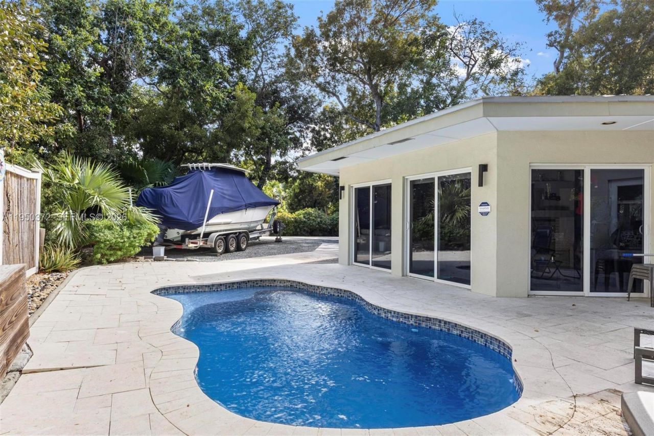 157 Navajo St, Tavernier, FL 33070 Photo
