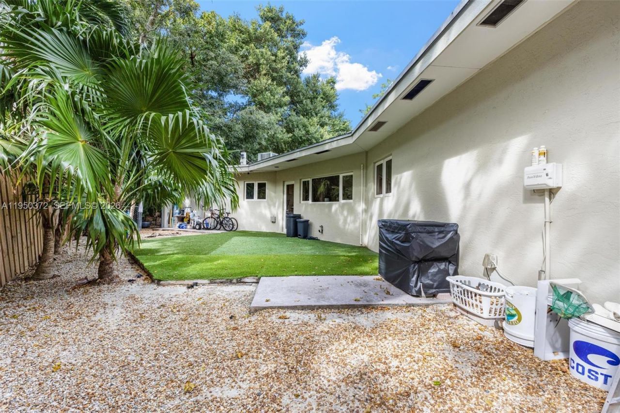 157 Navajo St, Tavernier, FL 33070 Photo