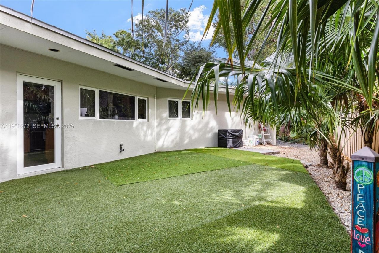 157 Navajo St, Tavernier, FL 33070 Photo