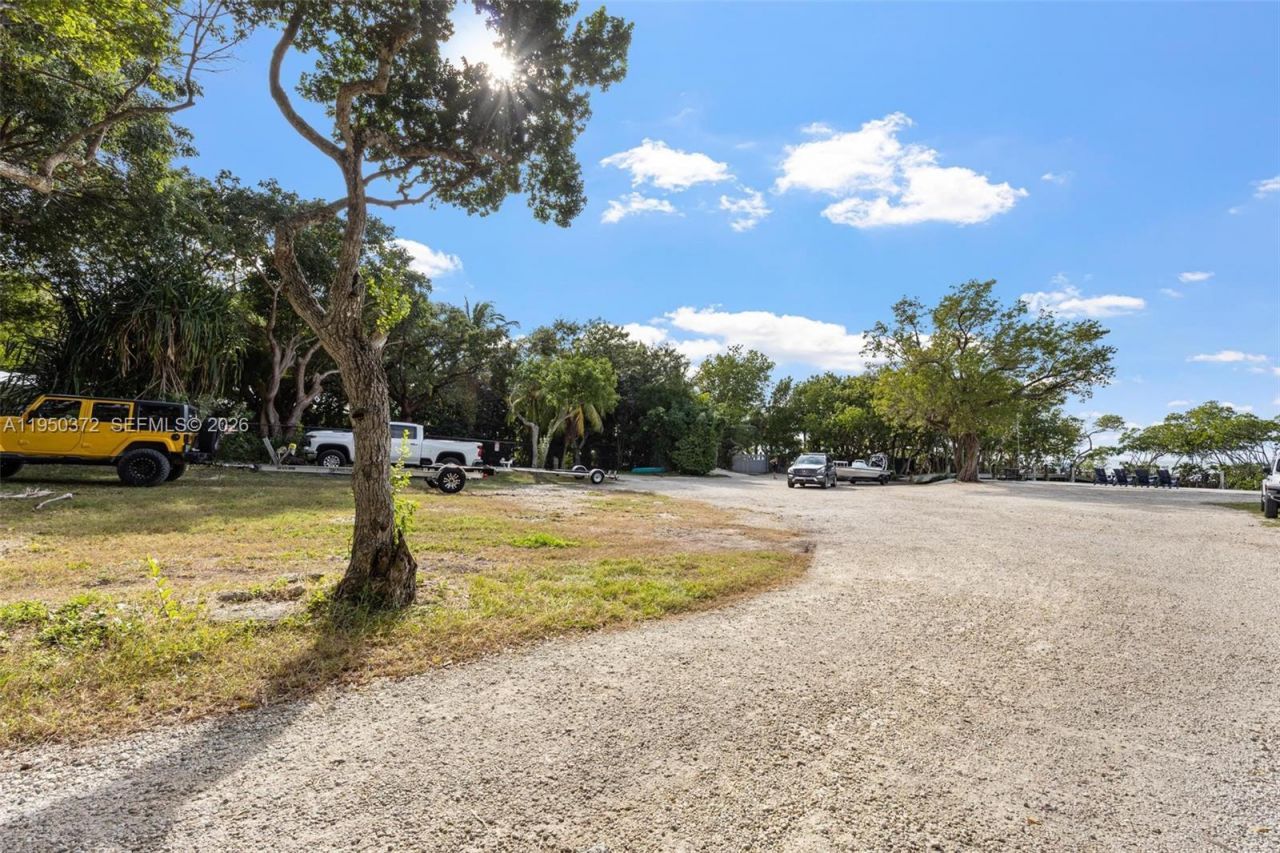 157 Navajo St, Tavernier, FL 33070 Photo