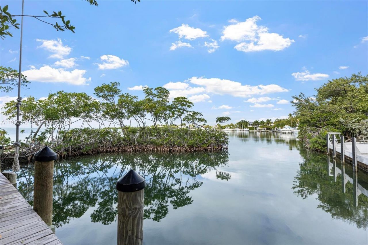 157 Navajo St, Tavernier, FL 33070 Photo