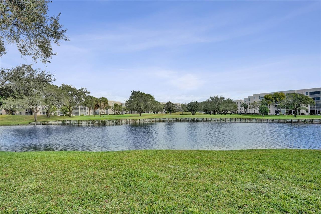 9451 Live Oak Pl , Unit 102, Davie, FL 33324 Photo
