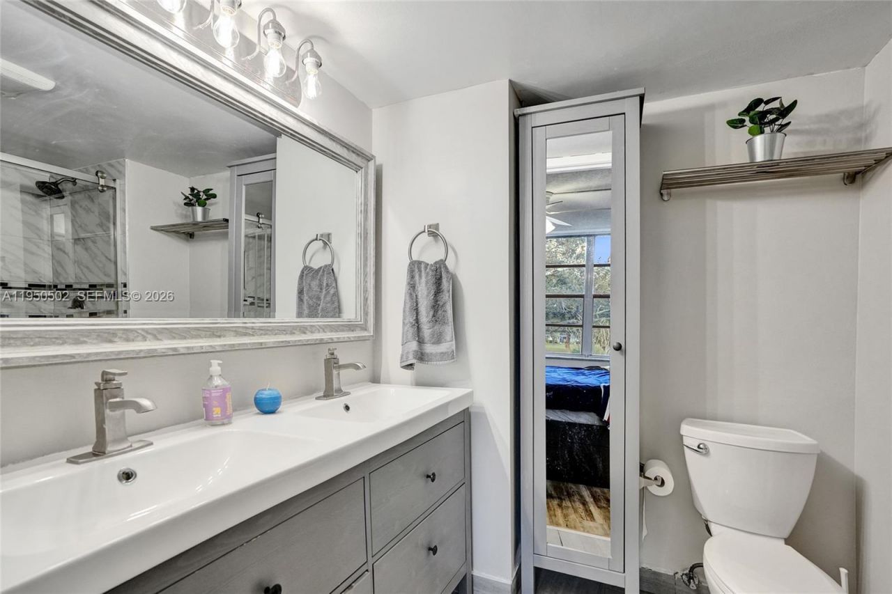 9451 Live Oak Pl , Unit 102, Davie, FL 33324 Photo