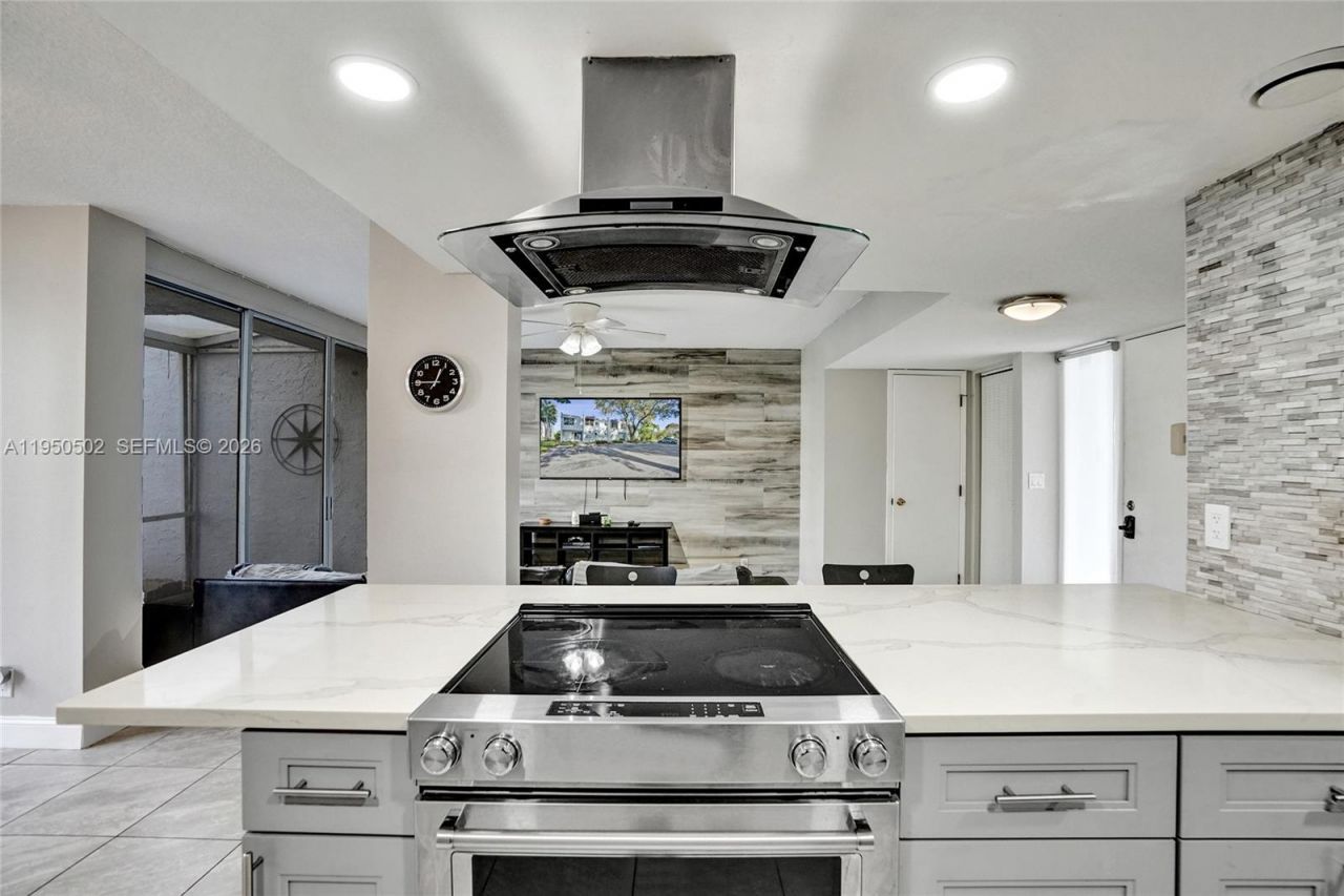 9451 Live Oak Pl , Unit 102, Davie, FL 33324 Photo