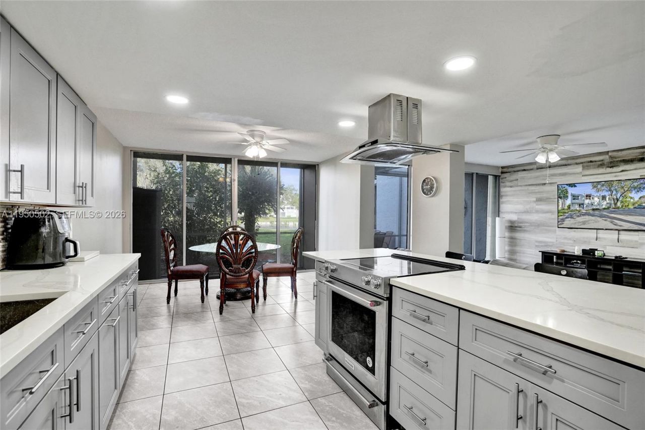 9451 Live Oak Pl , Unit 102, Davie, FL 33324 Photo