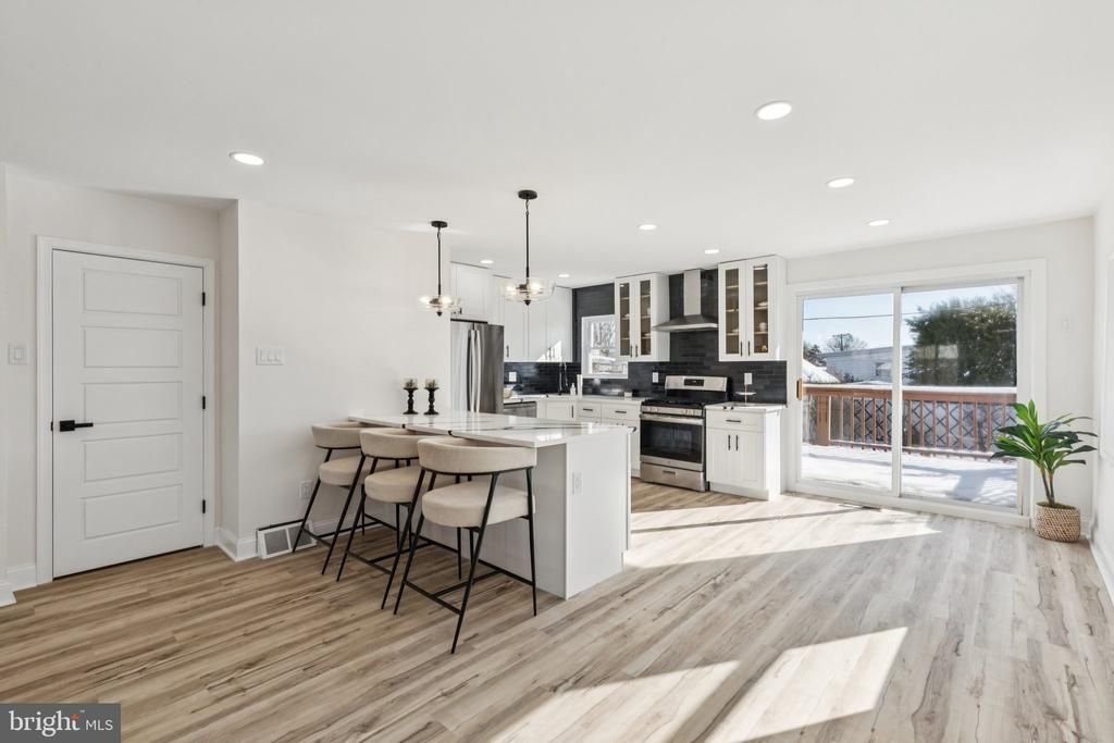 3858 Violet Drive, Philadelphia, PA 19154 Main Photo