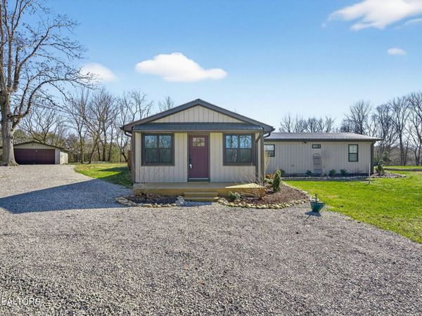 2490 Chestnut Hill Rd, Crossville, TN 38571