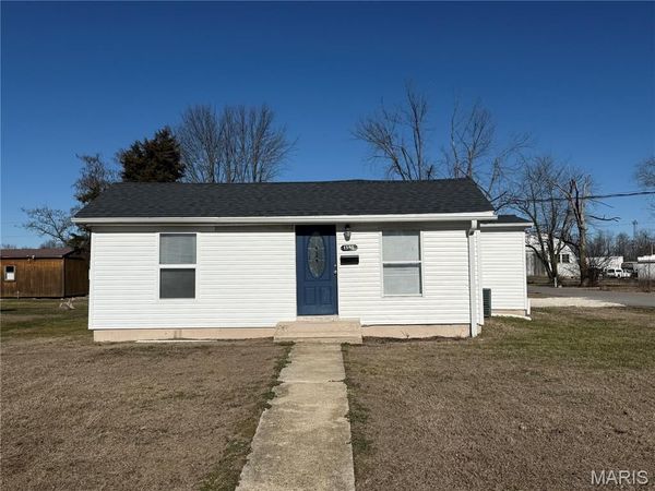 1105 W W Locust Street, Bowling Green, MO 63334