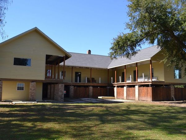 129 Summers Lane, Golden Meadow, LA 70357