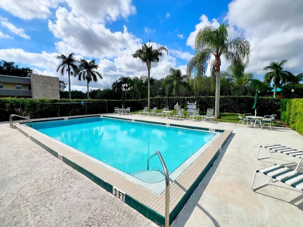 126 Sparrow Drive, Unit 19a, Royal Palm Beach, FL 33411 Photo