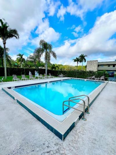 126 Sparrow Drive, Unit 19a, Royal Palm Beach, FL 33411 Photo