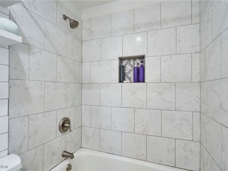 18501 Hilliard Boulevard, Rocky River, OH 44116 Photo 18