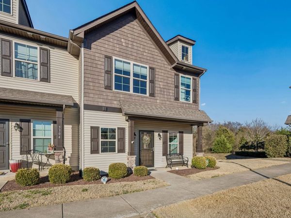 5302 Tony Lama Ln, Murfreesboro, TN 37128
