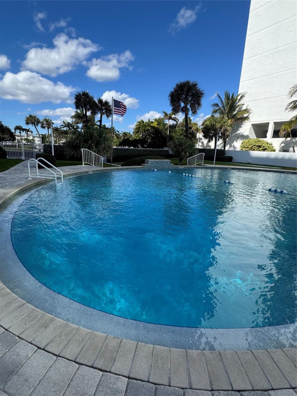 1431 S Ocean Boulevard, Lauderdale by the Sea, FL 33062 Photo