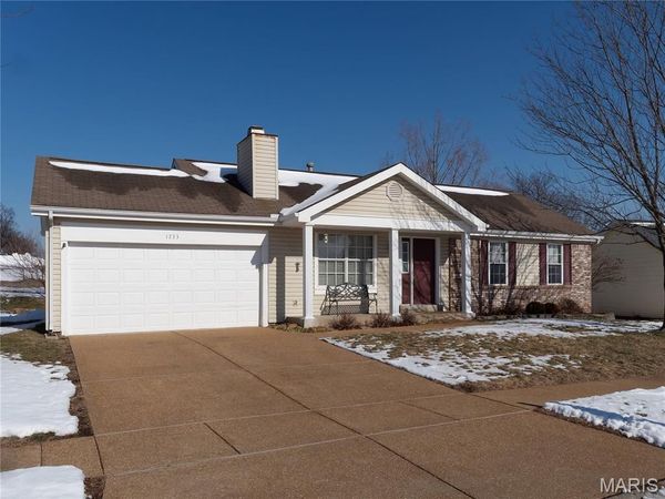 1233 Newport Landing Drive, Fenton, MO 63026
