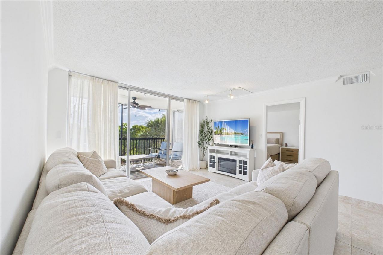 5280 NW 2nd Avenue, Unit 412, Boca Raton, FL 33487 Photo