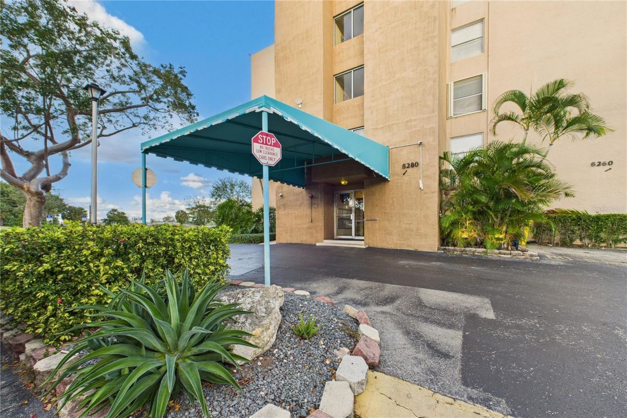 5280 NW 2nd Avenue, Unit 412, Boca Raton, FL 33487 Photo