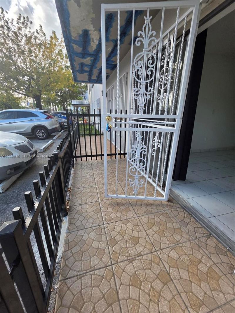 5505 NW 7th St, Unit W117, Miami, FL 33126 Photo