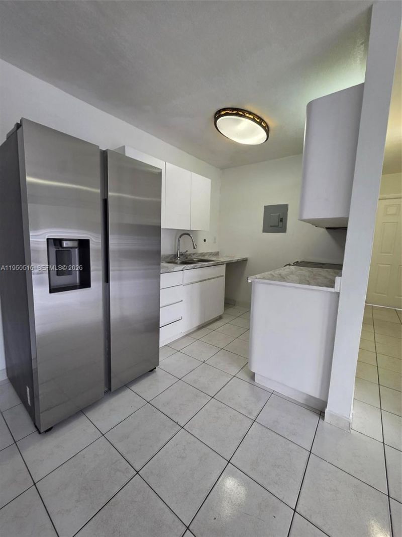 5505 NW 7th St, Unit W117, Miami, FL 33126 Photo