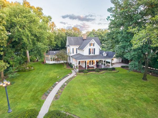 201 Scottswood Road, Riverside, IL 60546