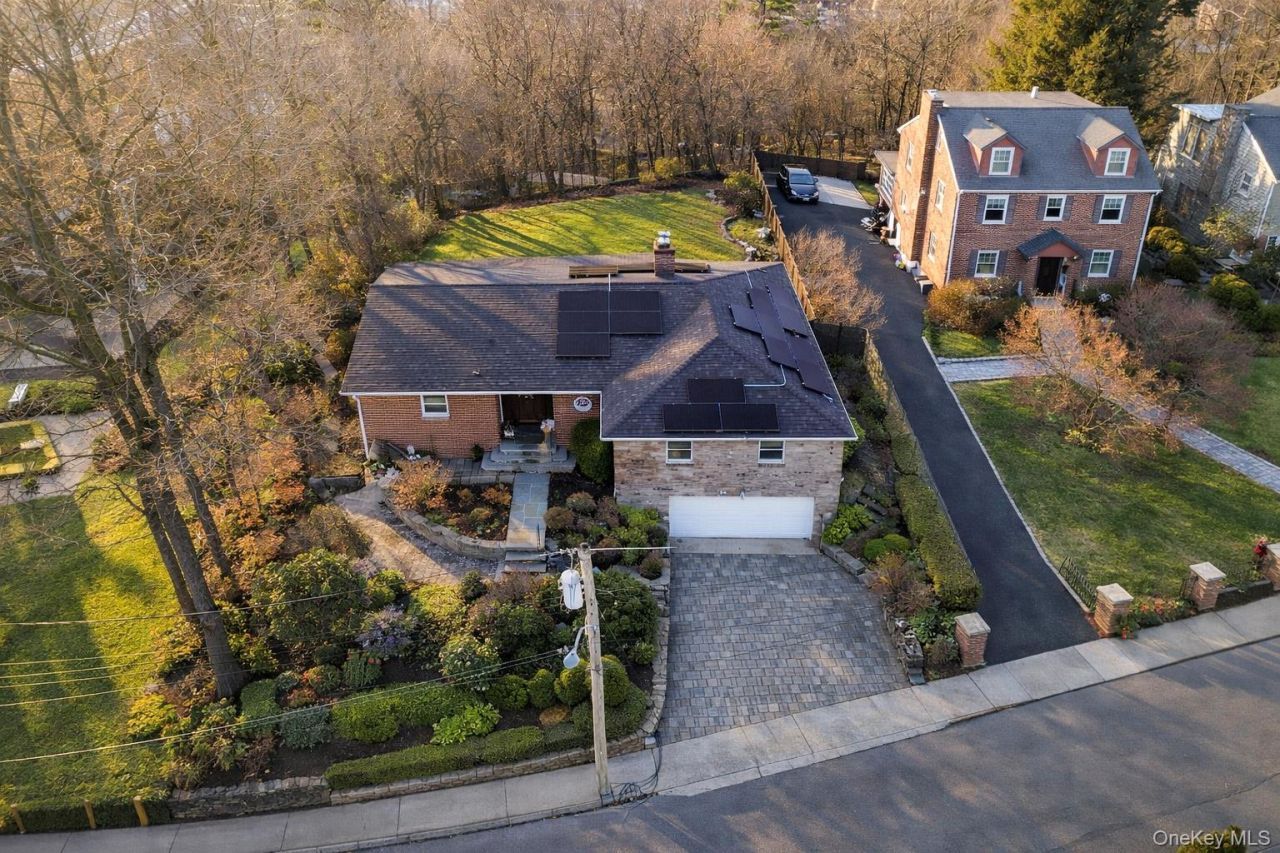 111 Alta Avenue, Yonkers, NY 10705 Main Photo