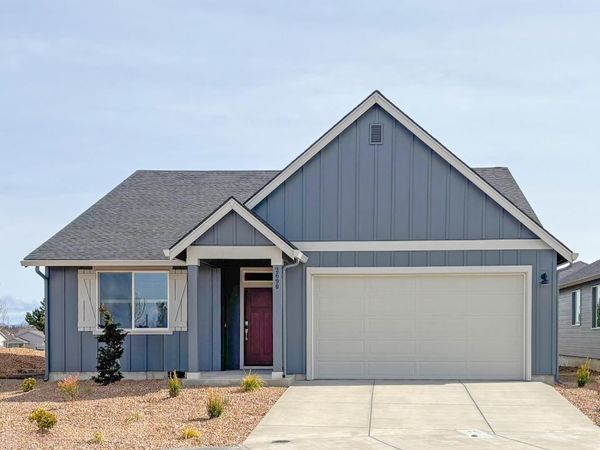 2690 NW 26th LP North, Redmond, OR 97756