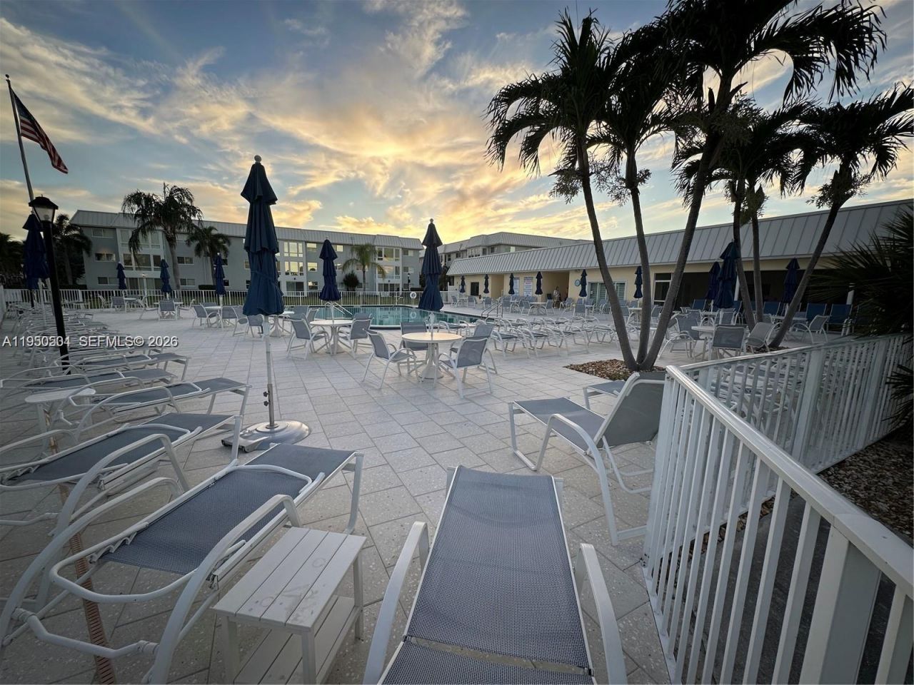 18 Colonial Club Dr, Unit 202, Boynton Beach, FL 33435 Photo