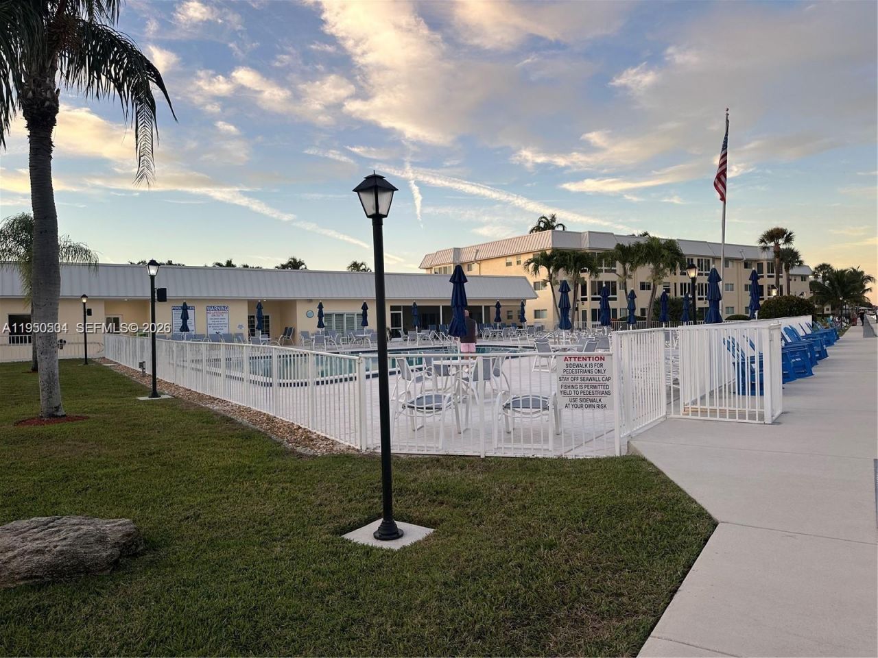 18 Colonial Club Dr, Unit 202, Boynton Beach, FL 33435 Photo