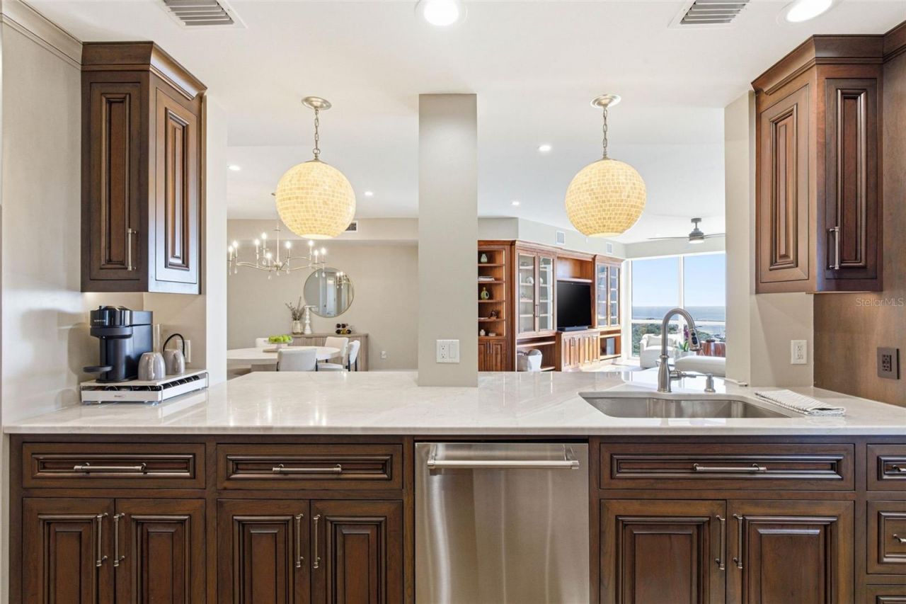 300 Beach Drive Ne, Unit 1004, Saint Petersburg, FL 33701 Photo