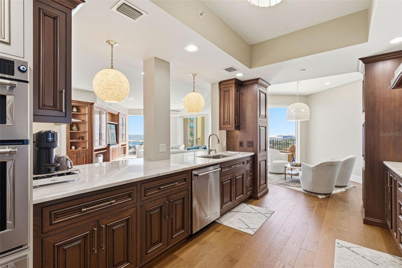 300 Beach Drive Ne, Unit 1004, Saint Petersburg, FL 33701 Photo