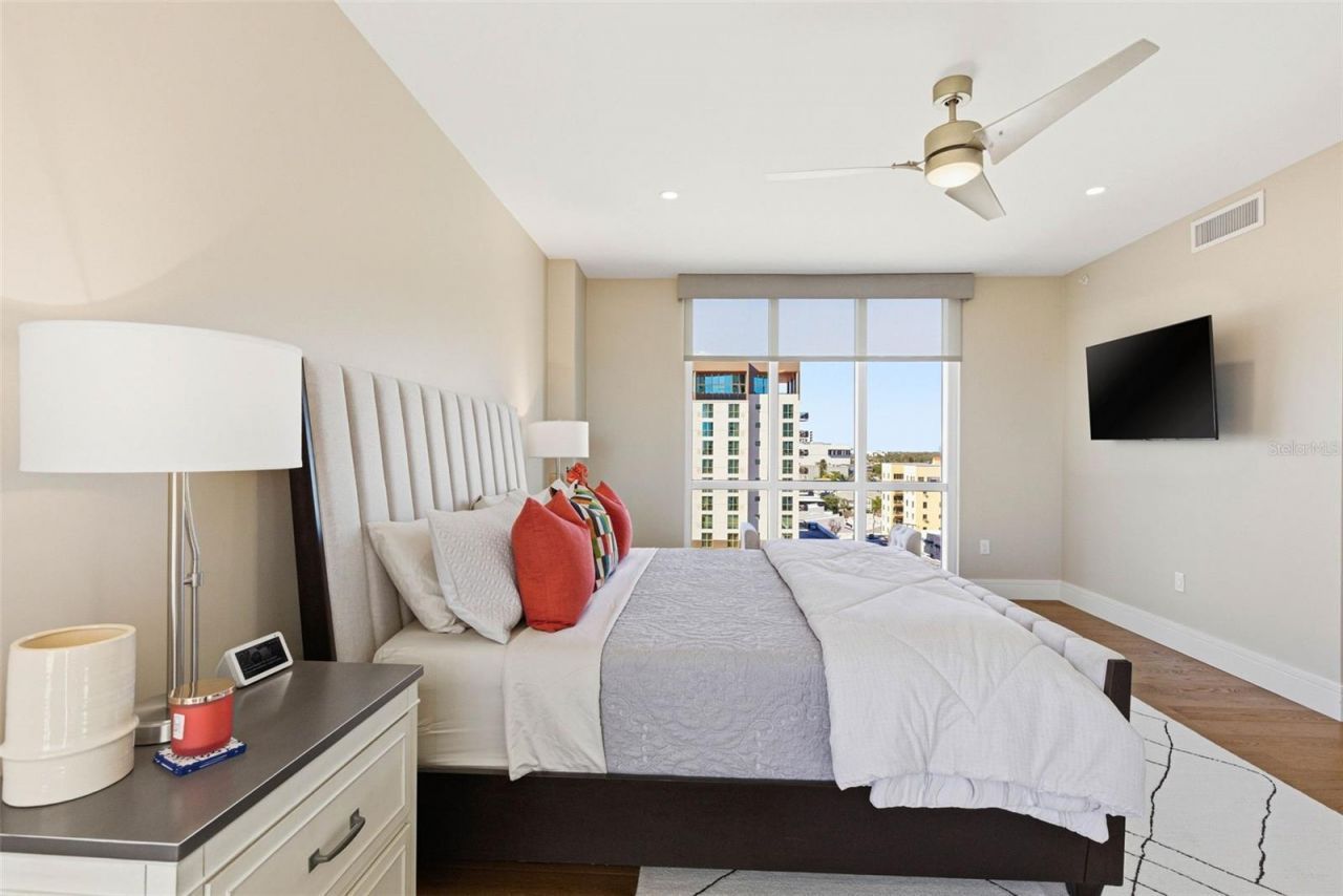 300 Beach Drive Ne, Unit 1004, Saint Petersburg, FL 33701 Photo