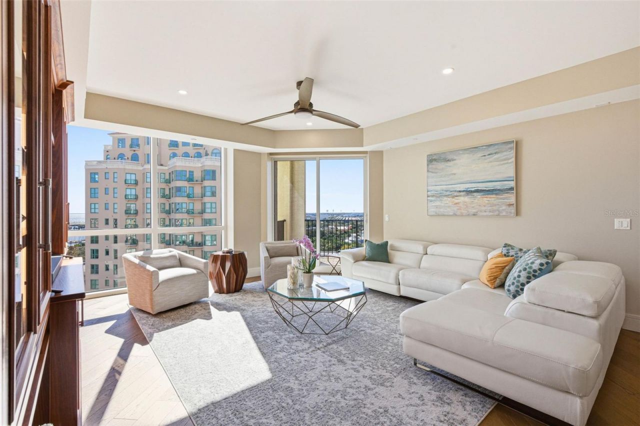 300 Beach Drive Ne, Unit 1004, Saint Petersburg, FL 33701 Photo