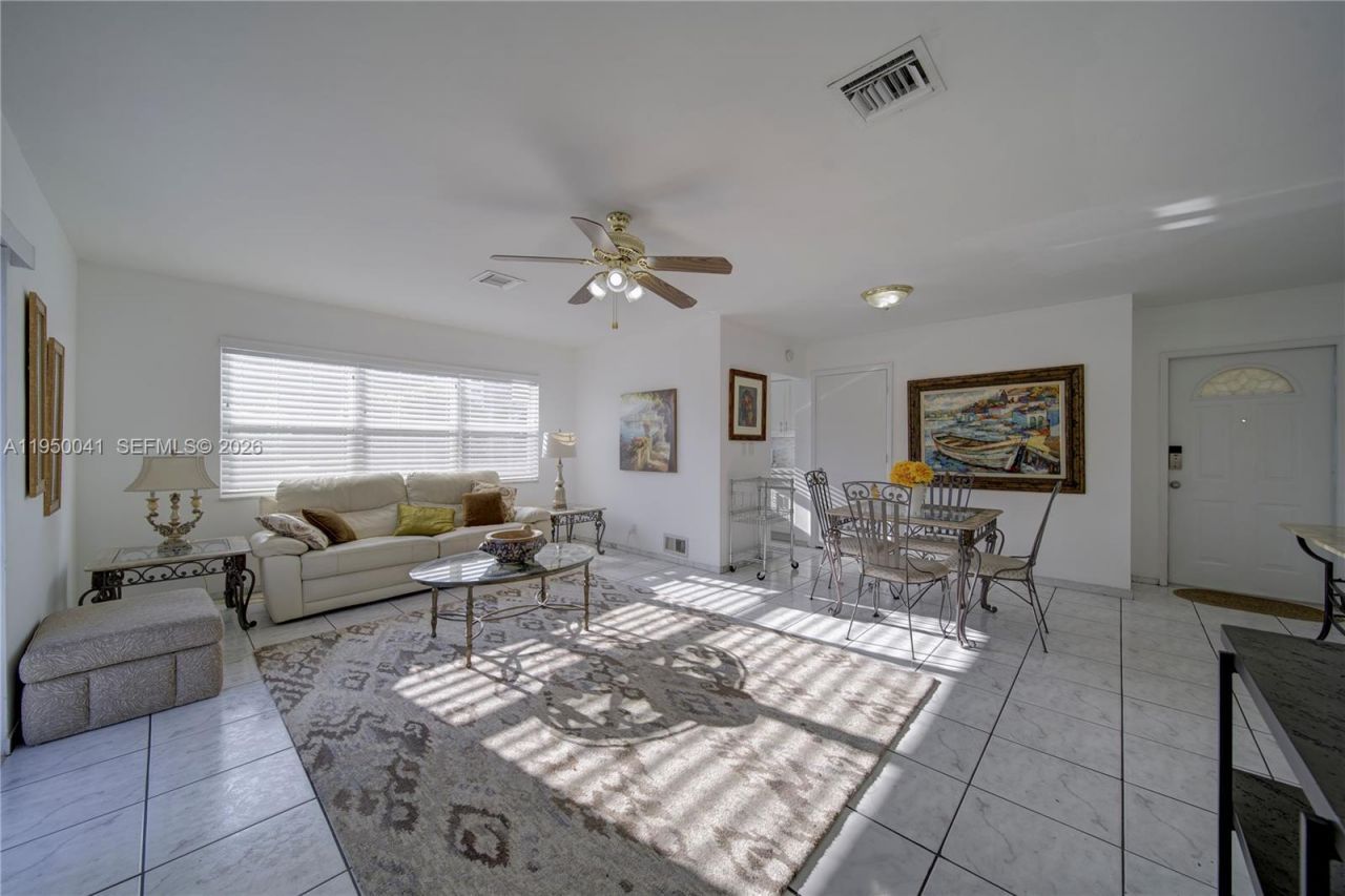 2855 NE 30th St, Unit B, Fort Lauderdale, FL 33306 Photo