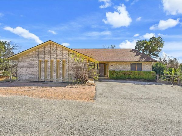 132 W Outer DR, Canyon Lake, TX 78133